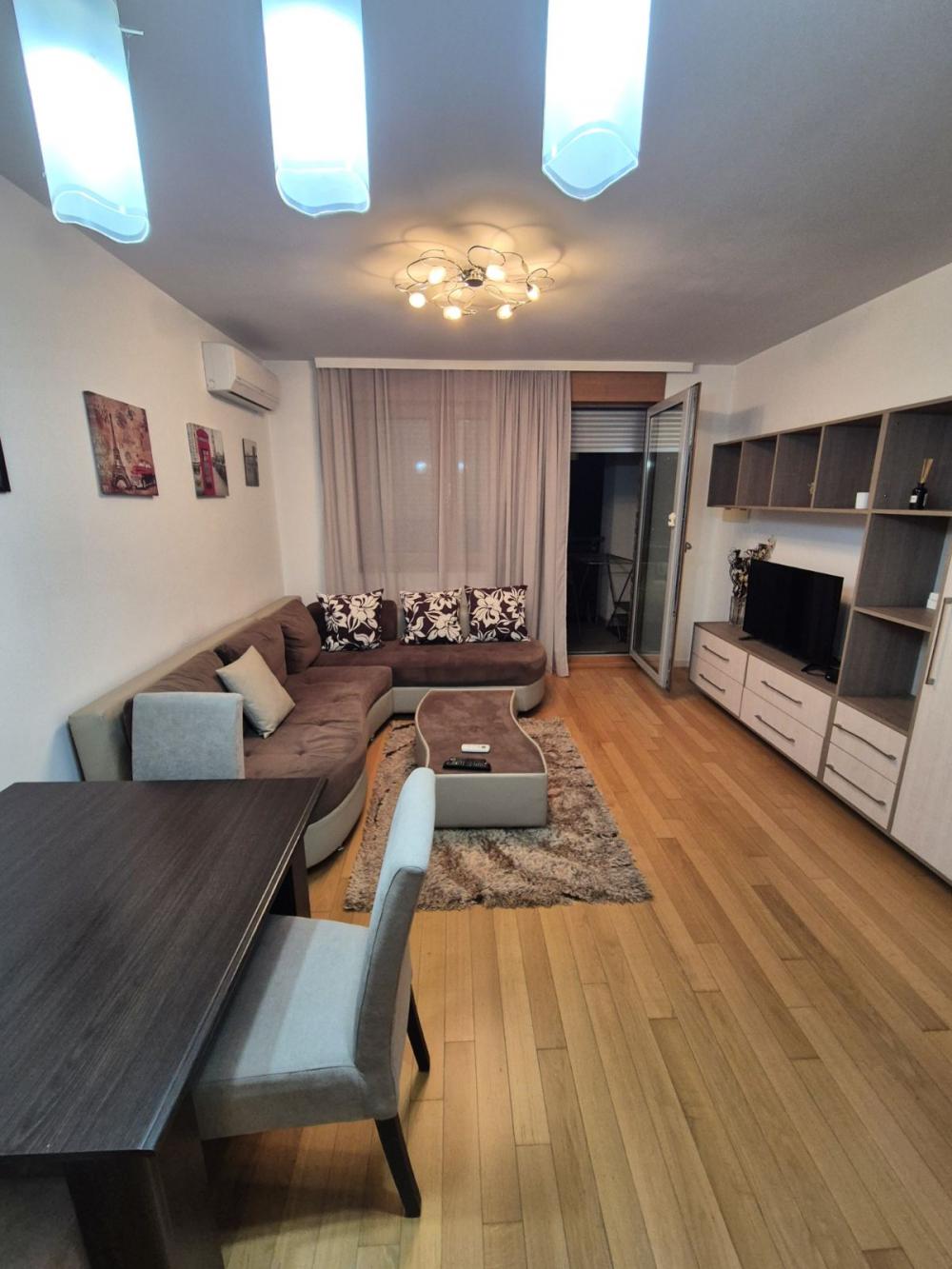 Slika 1 - Uroša Martinovića, Dvosoban stan za izdavanje, 53m2, 850€