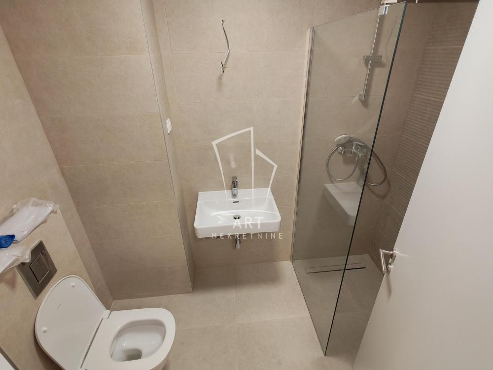 Slika 10 - Kneza Višeslava,  Lokal za izdavanje, 76m2, 950€