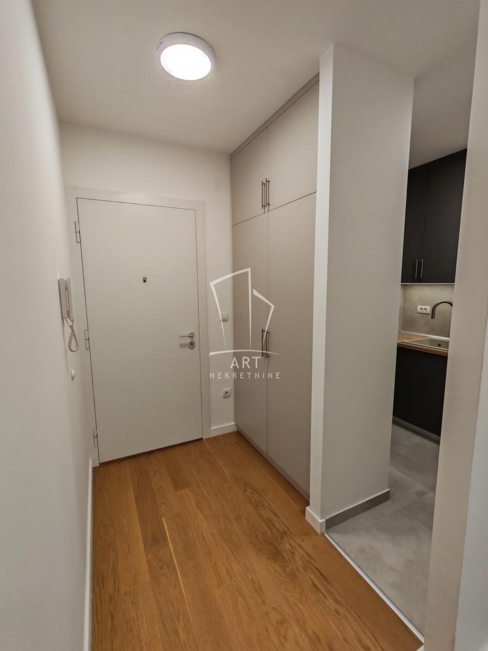 Slika 5 - Kneza Višeslava,  Lokal za izdavanje, 76m2, 950€