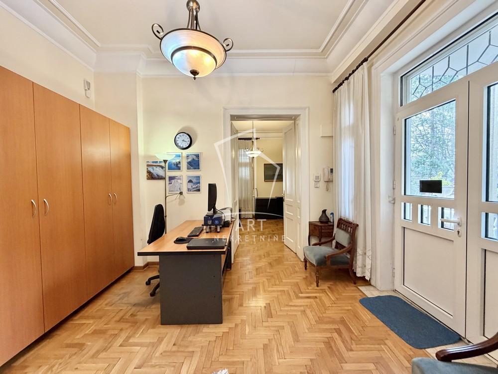 Slika 4 - Lazara Tasića,  Kuća na prodaju, 244m2, 850.000€