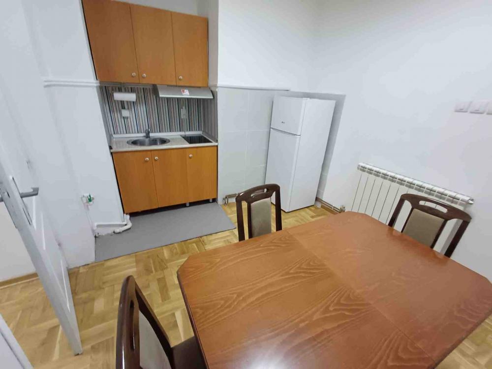 Slika 2 - Dečanska, Dvosoban stan za izdavanje, 61m2, 750€