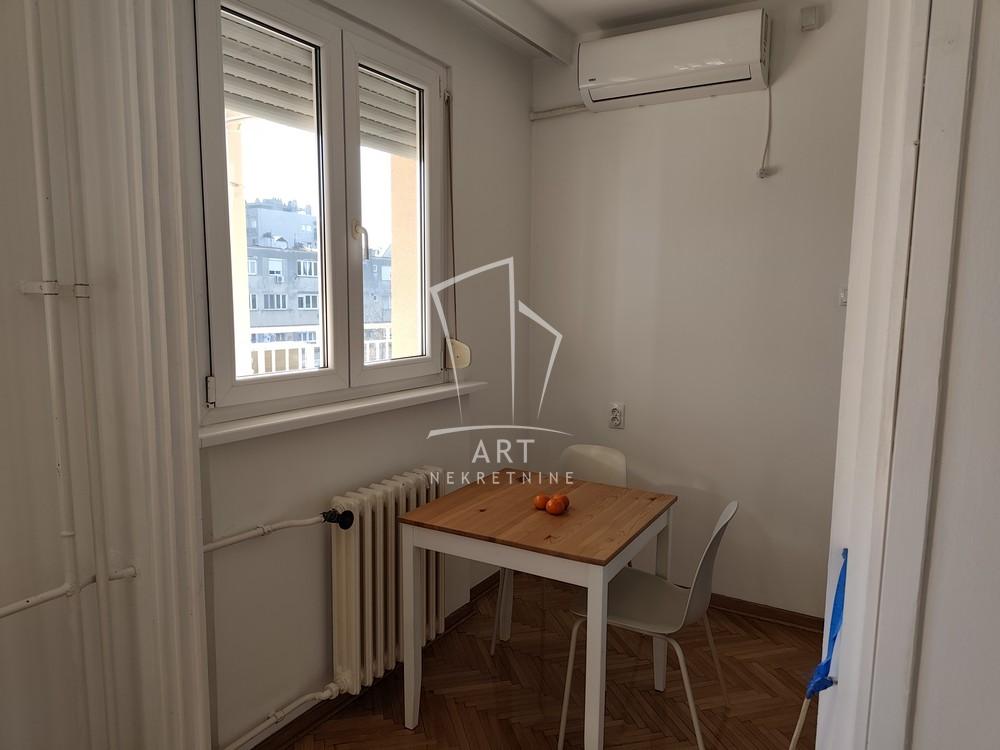 Slika 4 - Desanke Maksimović, Dvosoban stan za izdavanje, 50m2, 900€