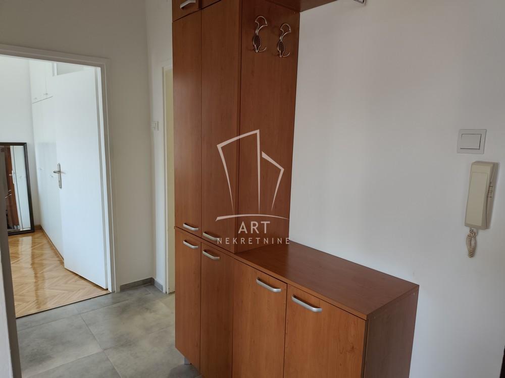 Slika 8 - Desanke Maksimović, Dvosoban stan za izdavanje, 50m2, 900€