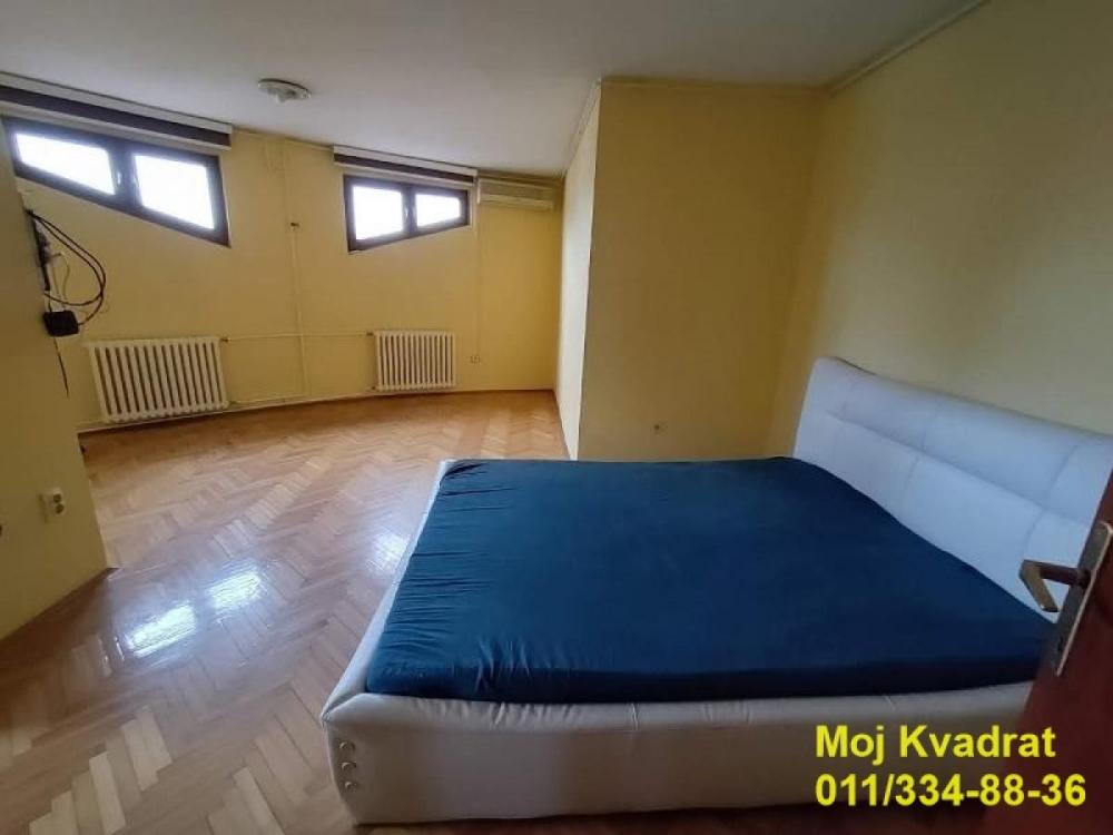 Slika 4 - Četvorosoban stan za izdavanje, 160m2, 1.650€