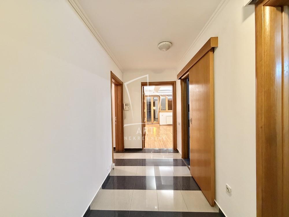 Slika 11 - Cara Nikolaja II, Trosoban stan na prodaju, 90m2, 432.000€