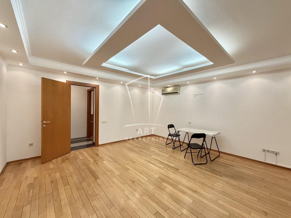 Slika 7 - Cara Nikolaja II, Trosoban stan na prodaju, 90m2, 432.000€