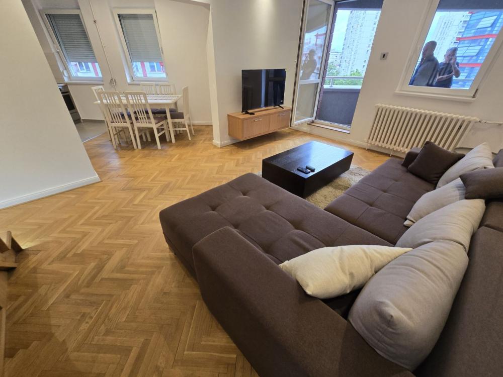 Slika 2 - Bulevar Mihajla Pupina, Trosoban stan za izdavanje, 90m2, 1.100€