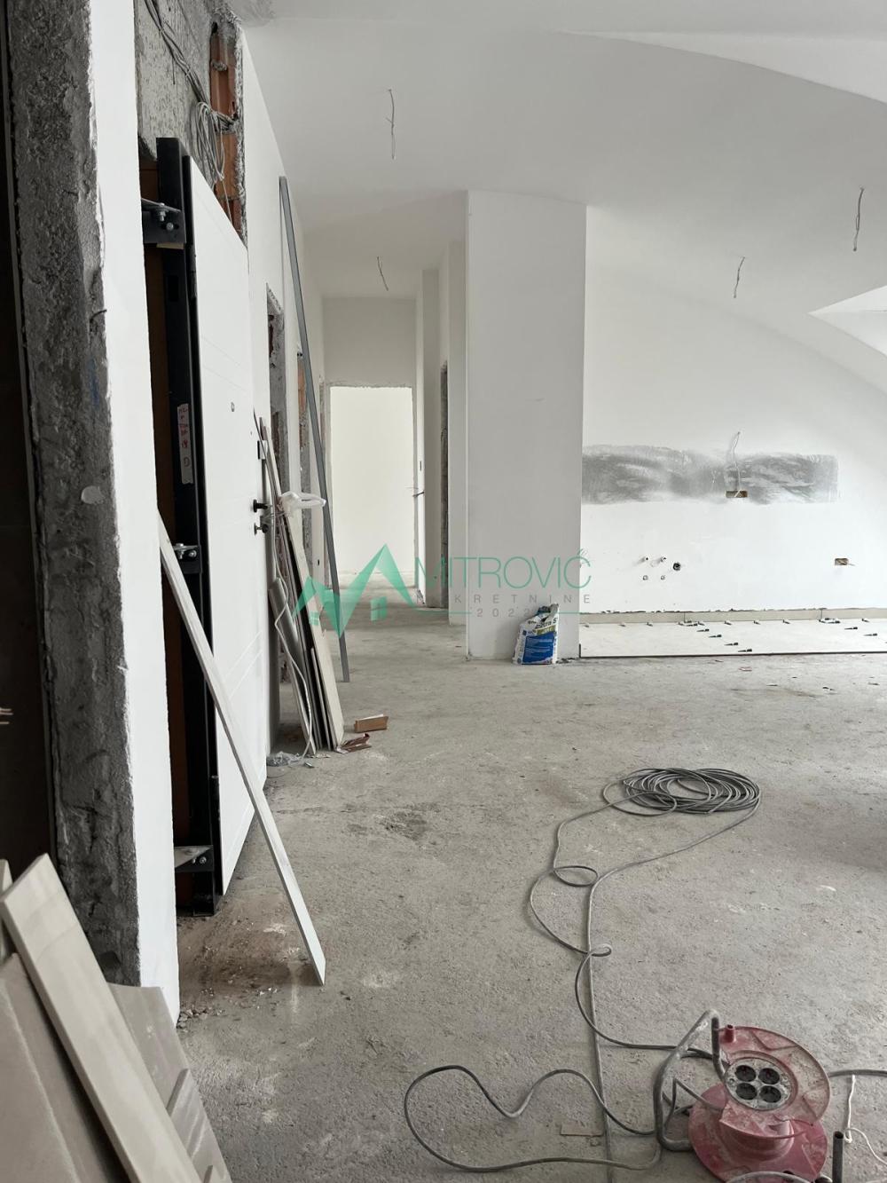 Slika 9 - Četvoroiposoban stan na prodaju, 122m2, 373.200€