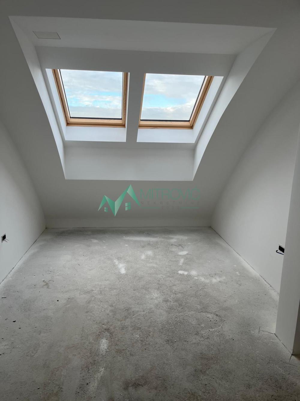 Slika 5 - Četvoroiposoban stan na prodaju, 122m2, 373.200€