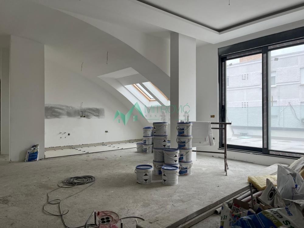 Slika 2 - Četvoroiposoban stan na prodaju, 122m2, 373.200€