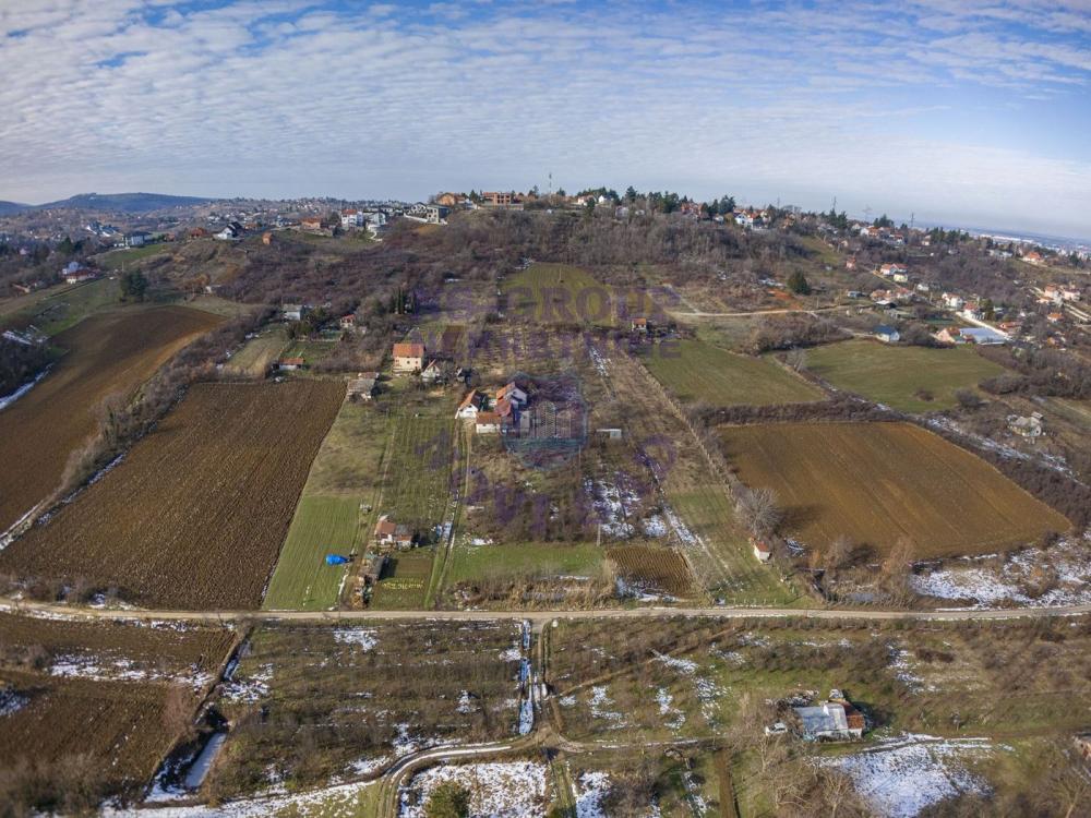 Slika 2 -  Plac na prodaju, Sremska Kamenica, 315.810€