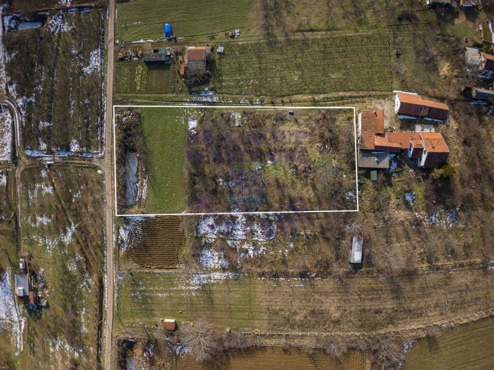 Glavna slika - Plac na prodaju, Sremska Kamenica, 315.810€