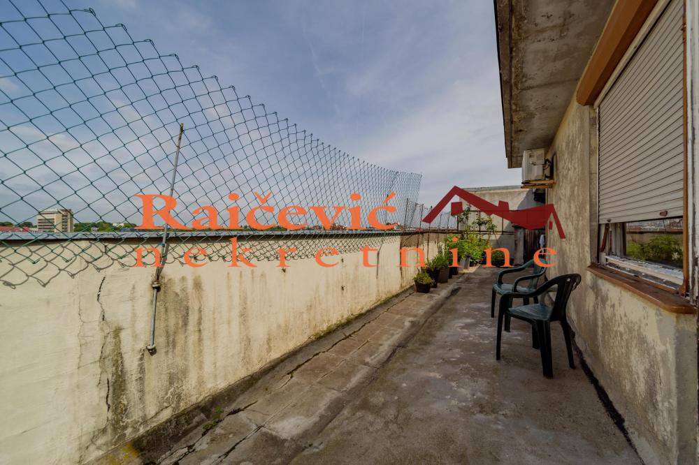 Slika 9 - Bulevar Mihajla Pupina, Dvosoban stan za izdavanje, 108m2, 450€