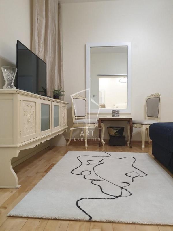 Slika 2 - Cara Nikolaja II, Trosoban stan za izdavanje, 31m2, 900€