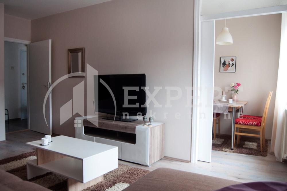 Slika 1 - Bulevar dr Zorana, Jednoiposoban stan za izdavanje, 46m2, 400€