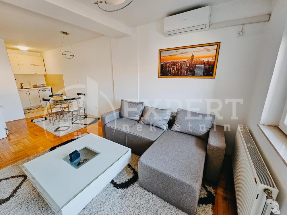 Slika 3 - Vožda Karađorđa, Trosoban stan za izdavanje, 70m2, 450€