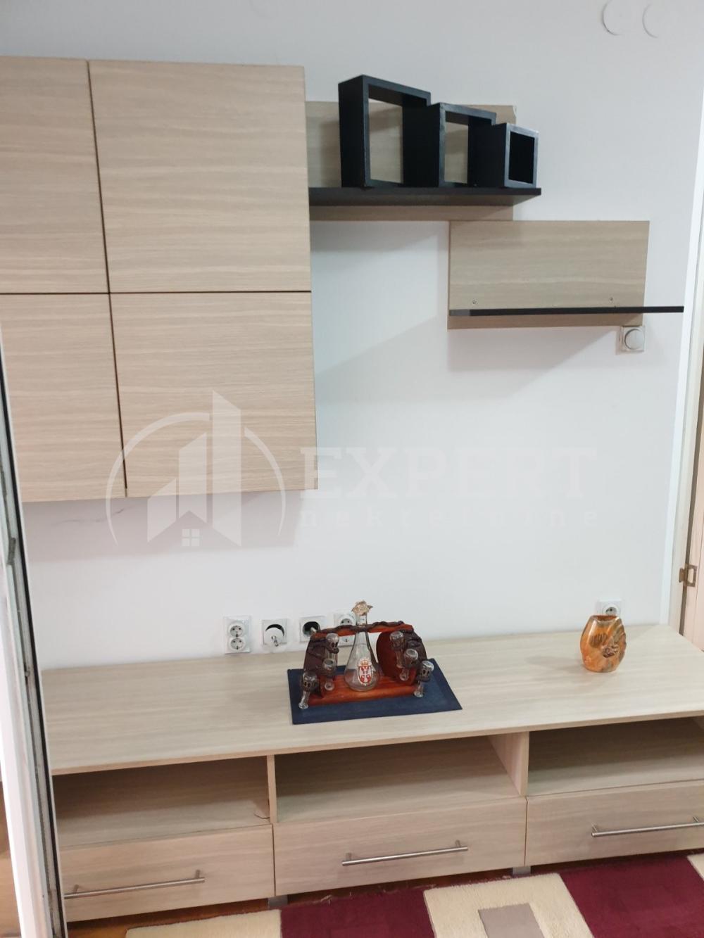 Slika 6 - Kej Kola srpskih sestara, Jednoiposoban stan za izdavanje, 42m2, 300€