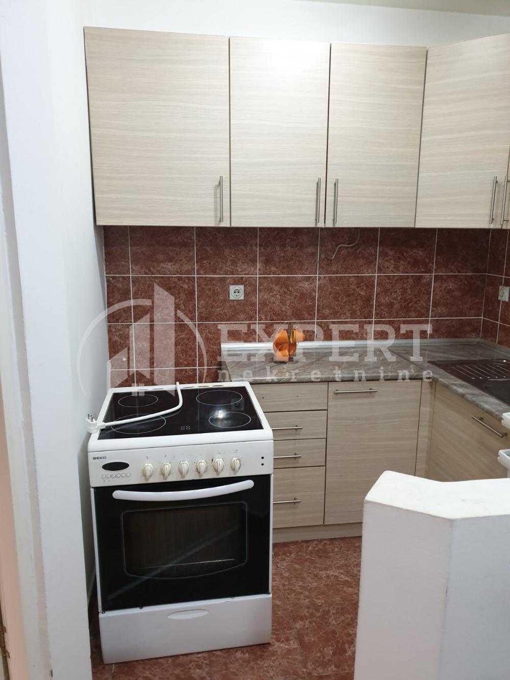 Slika 8 - Kej Kola srpskih sestara, Jednoiposoban stan za izdavanje, 42m2, 300€