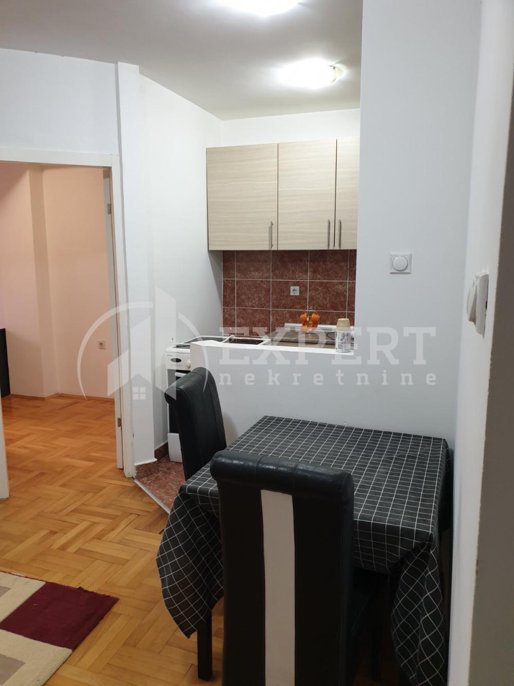 Slika 10 - Kej Kola srpskih sestara, Jednoiposoban stan za izdavanje, 42m2, 300€