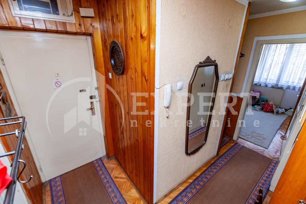 Slika 2 - Sinđelićev trg, Trosoban stan na prodaju, 66m2, 132.000€