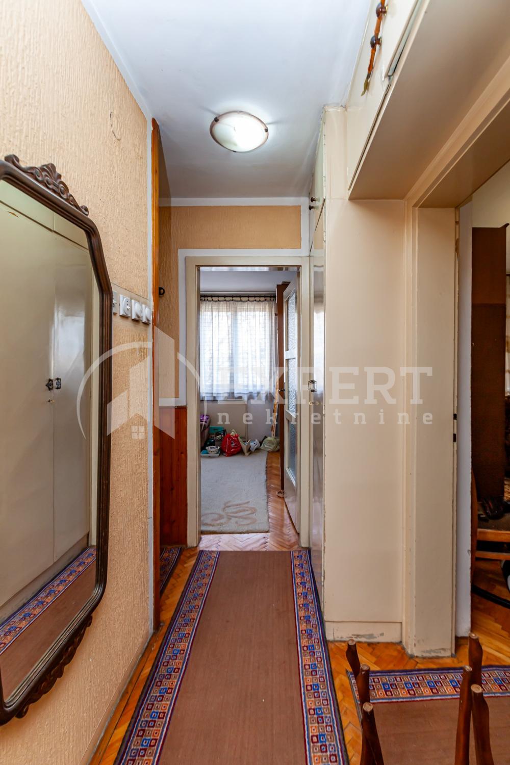 Slika 3 - Sinđelićev trg, Trosoban stan na prodaju, 66m2, 132.000€