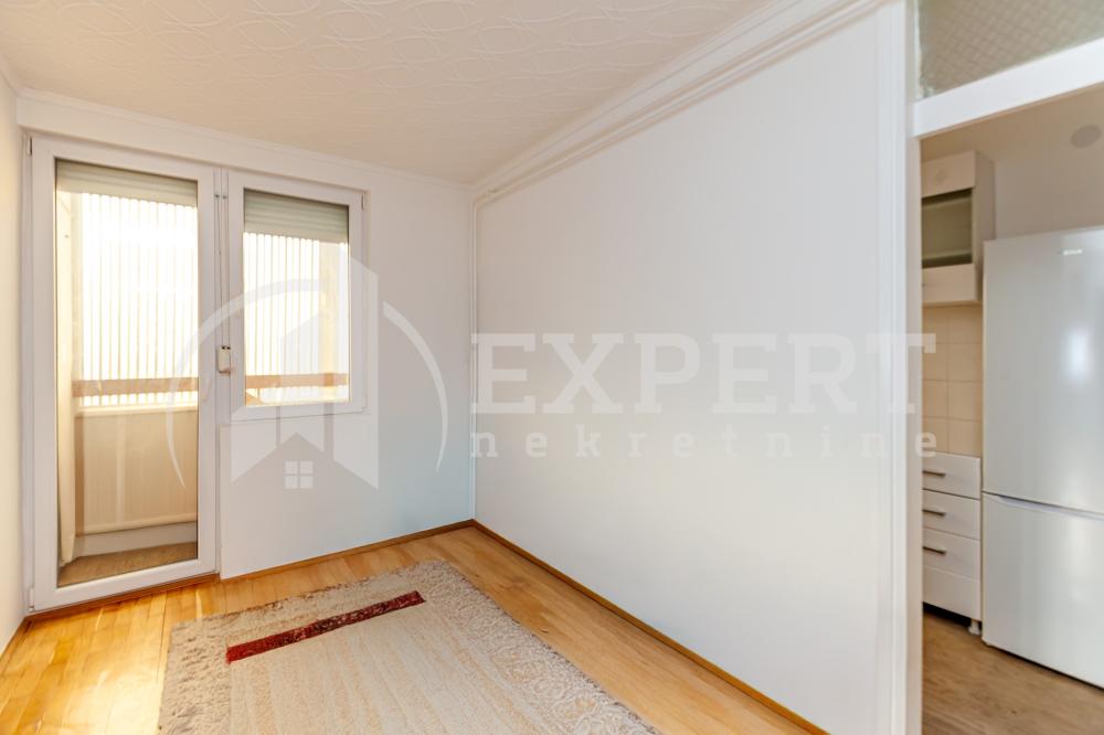 Slika 2 - Ratka Jovića, Trosoban stan na prodaju, 64m2, 111.000€