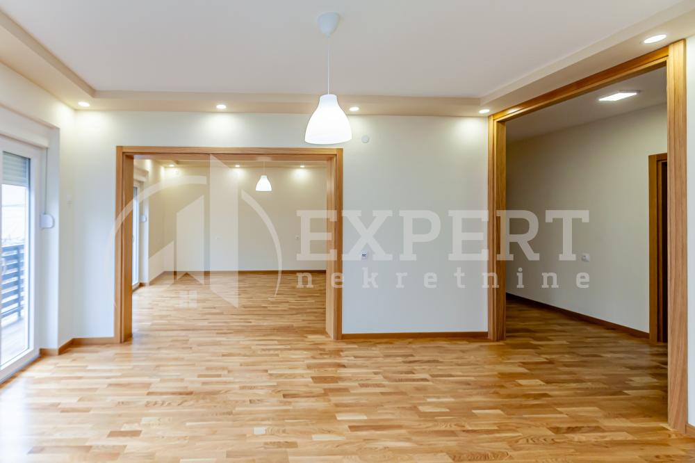 Slika 3 - Kneza Mihaila Obrenovića, Trosoban stan na prodaju, 92m2, 144.200€