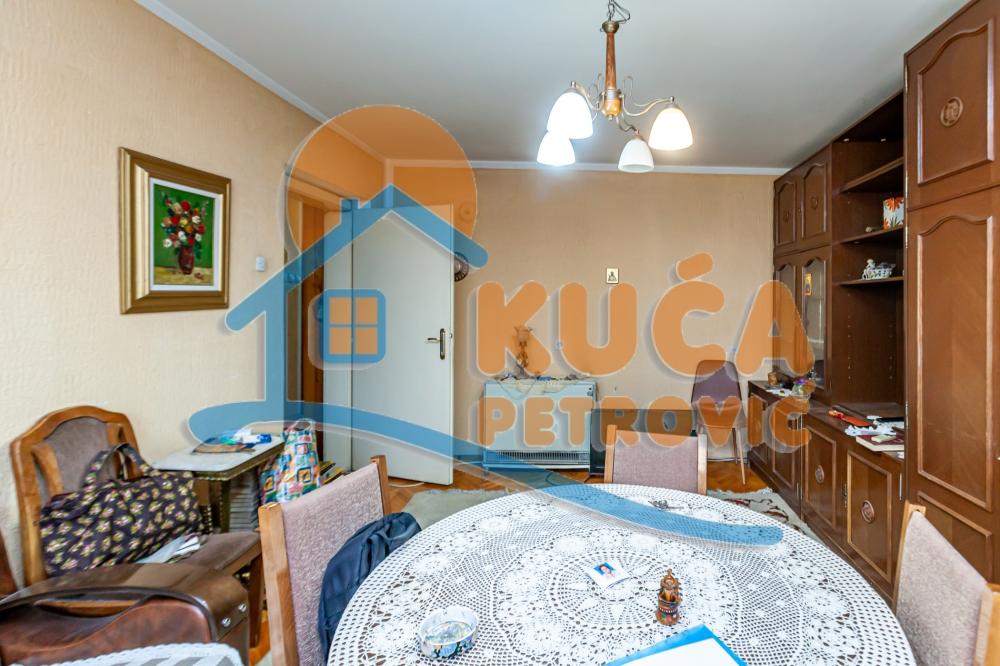 Slika 1 - Sinđelićev trg, Trosoban stan na prodaju, 66m2, 132.000€