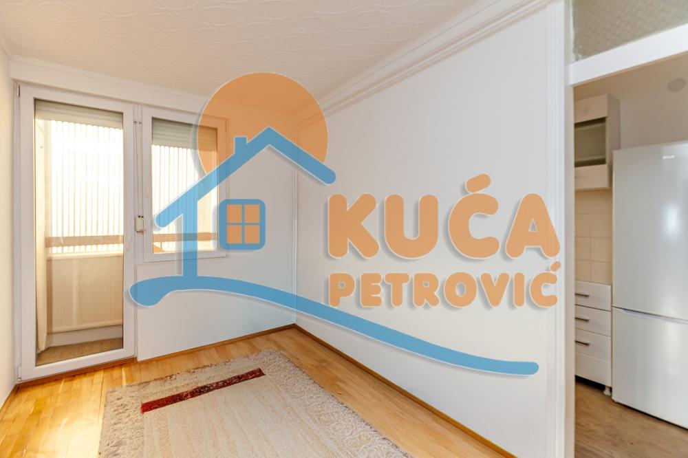 Slika 2 - Ratka Jovića, Trosoban stan na prodaju, 64m2, 111.000€