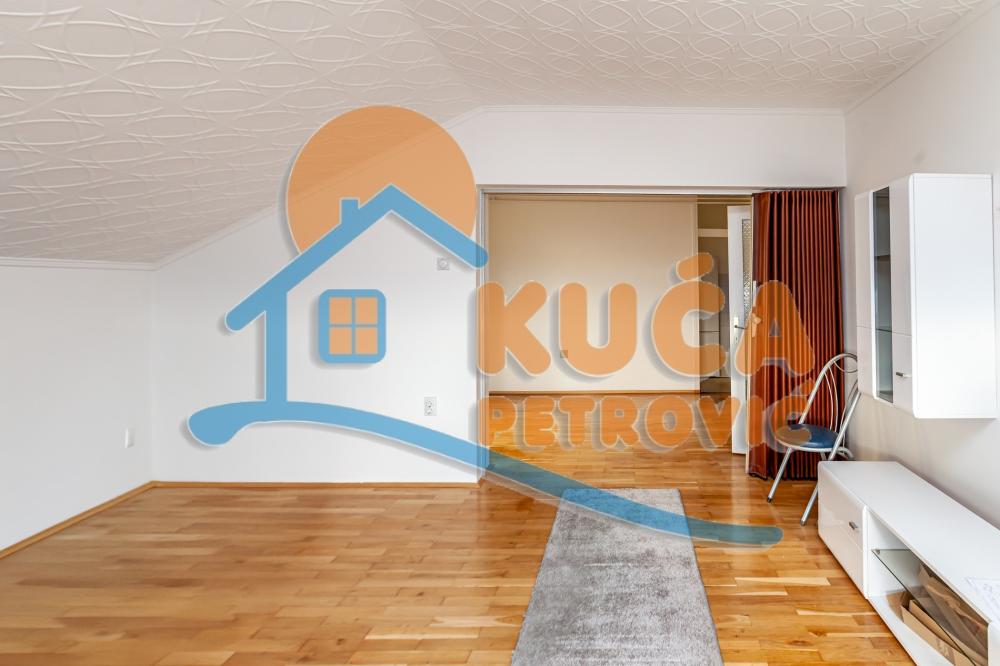 Slika 1 - Ratka Jovića, Trosoban stan na prodaju, 64m2, 111.000€