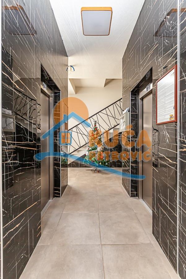 Slika 11 - Knjaževačka,  Lokal za izdavanje, 46m2, 300€