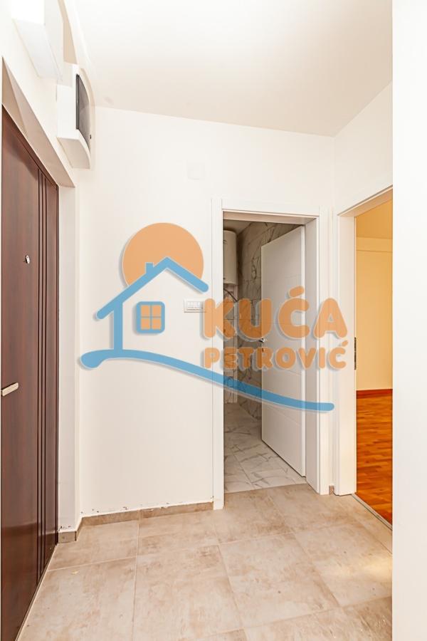 Slika 10 - Knjaževačka,  Lokal za izdavanje, 46m2, 300€