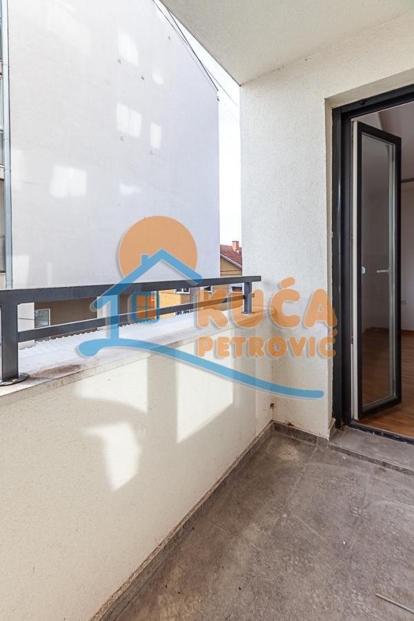 Slika 8 - Knjaževačka,  Lokal za izdavanje, 46m2, 300€