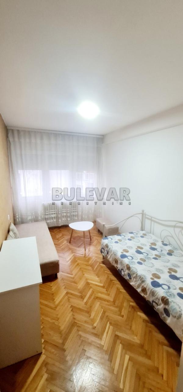 Slika 4 - Sinđelićev trg, Trosoban stan za izdavanje, 80m2, 450€