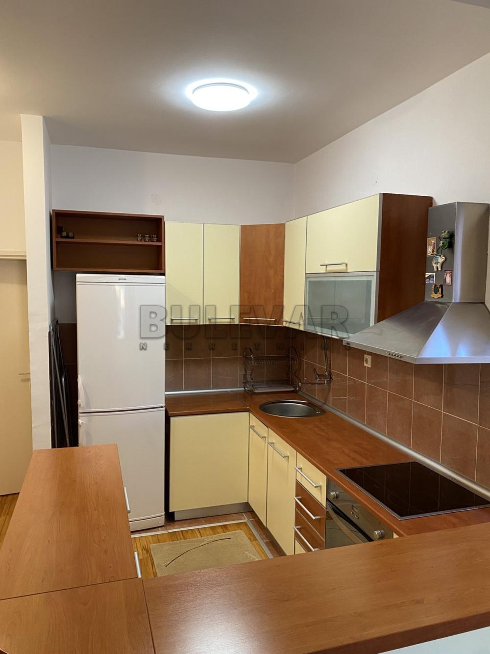 Slika 1 - Janisa Janulisa, Jednoiposoban stan za izdavanje, 50m2, 350€