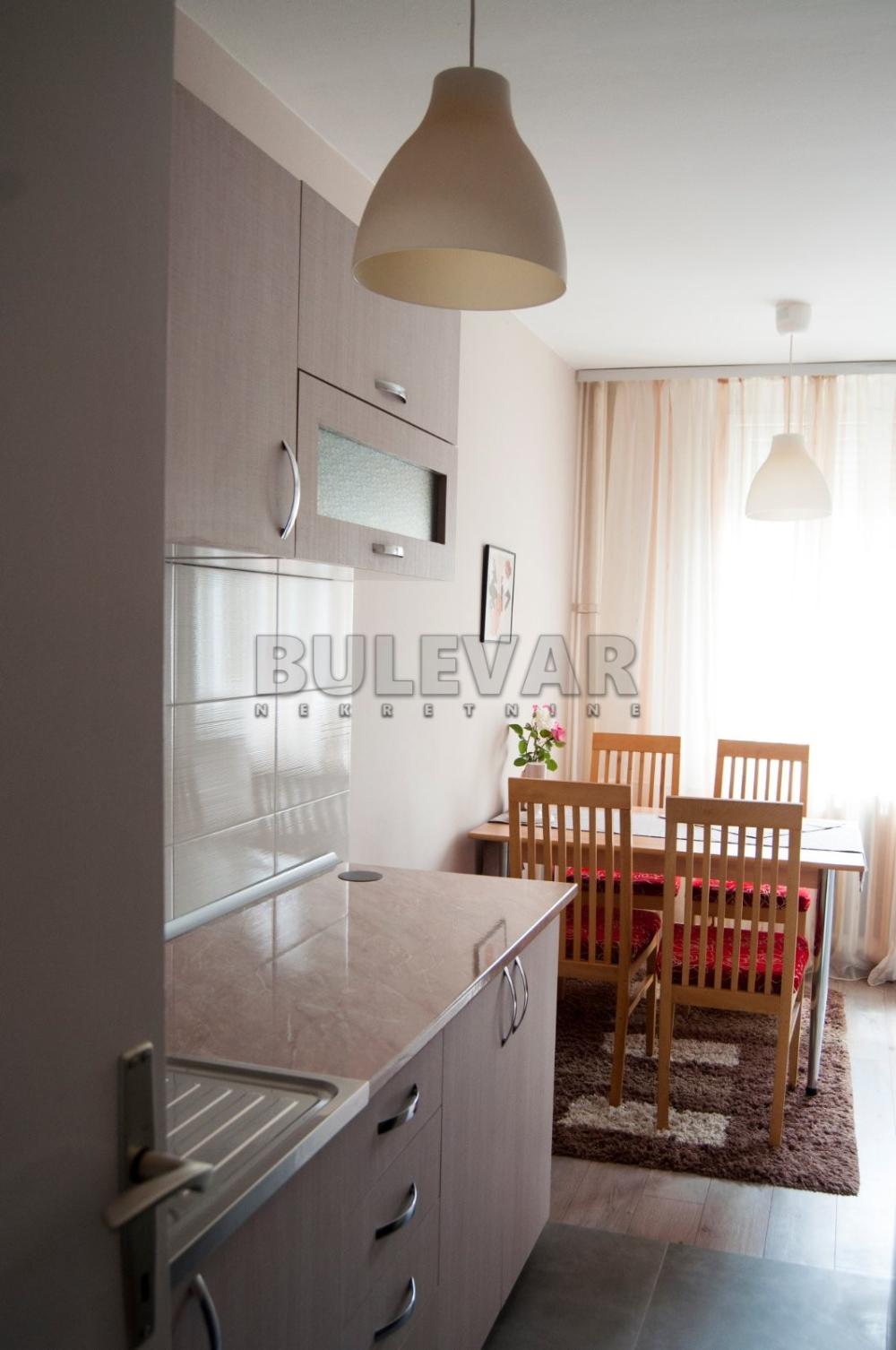 Slika 2 - Bulevar dr Zorana, Jednoiposoban stan za izdavanje, 46m2, 400€