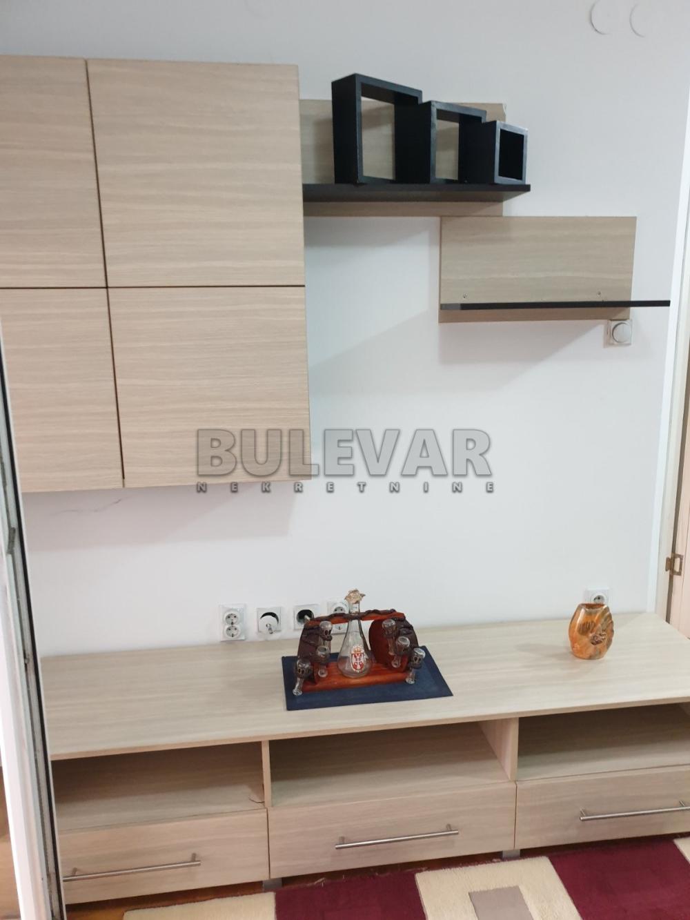 Slika 6 - Kej Kola srpskih sestara, Jednoiposoban stan za izdavanje, 42m2, 300€