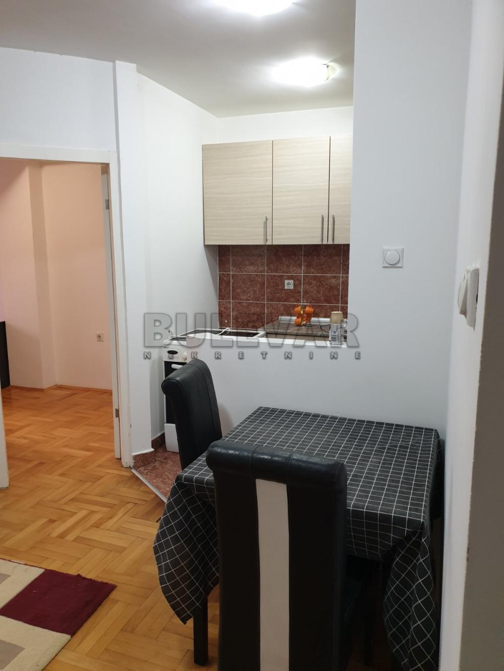 Slika 10 - Kej Kola srpskih sestara, Jednoiposoban stan za izdavanje, 42m2, 300€