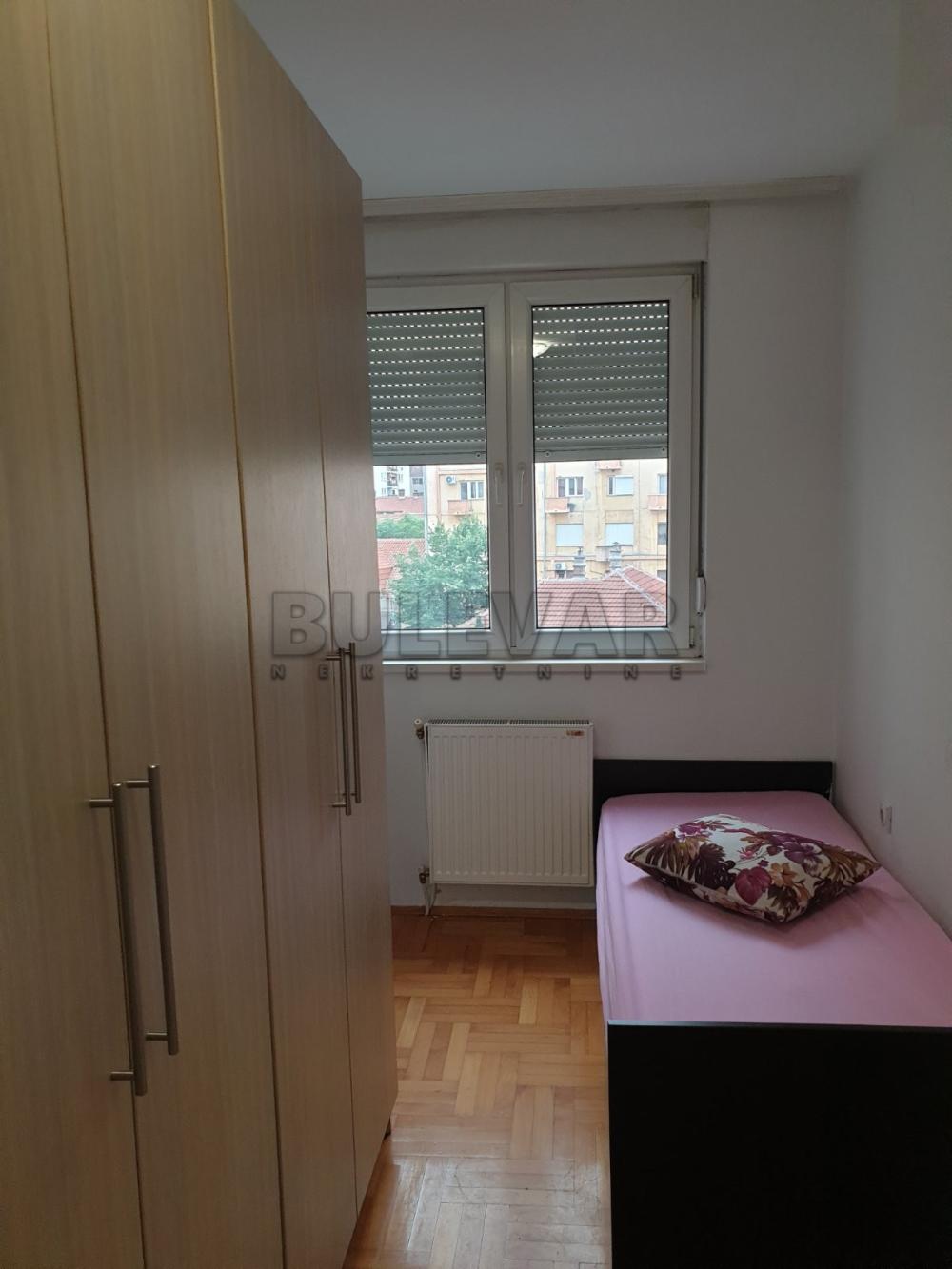 Slika 11 - Kej Kola srpskih sestara, Jednoiposoban stan za izdavanje, 42m2, 300€