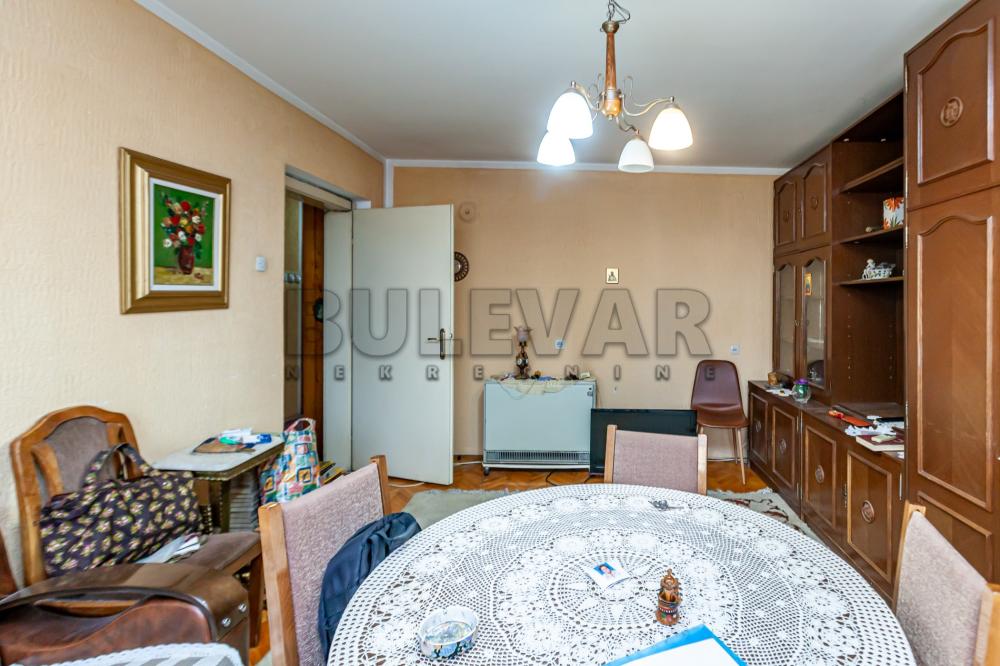 Slika 1 - Sinđelićev trg, Trosoban stan na prodaju, 66m2, 132.000€