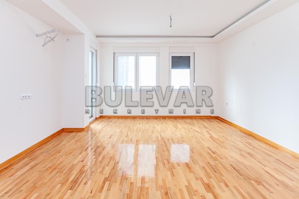 Glavna slika -Knjaževačka,  Lokal za izdavanje, 46m2, 300€