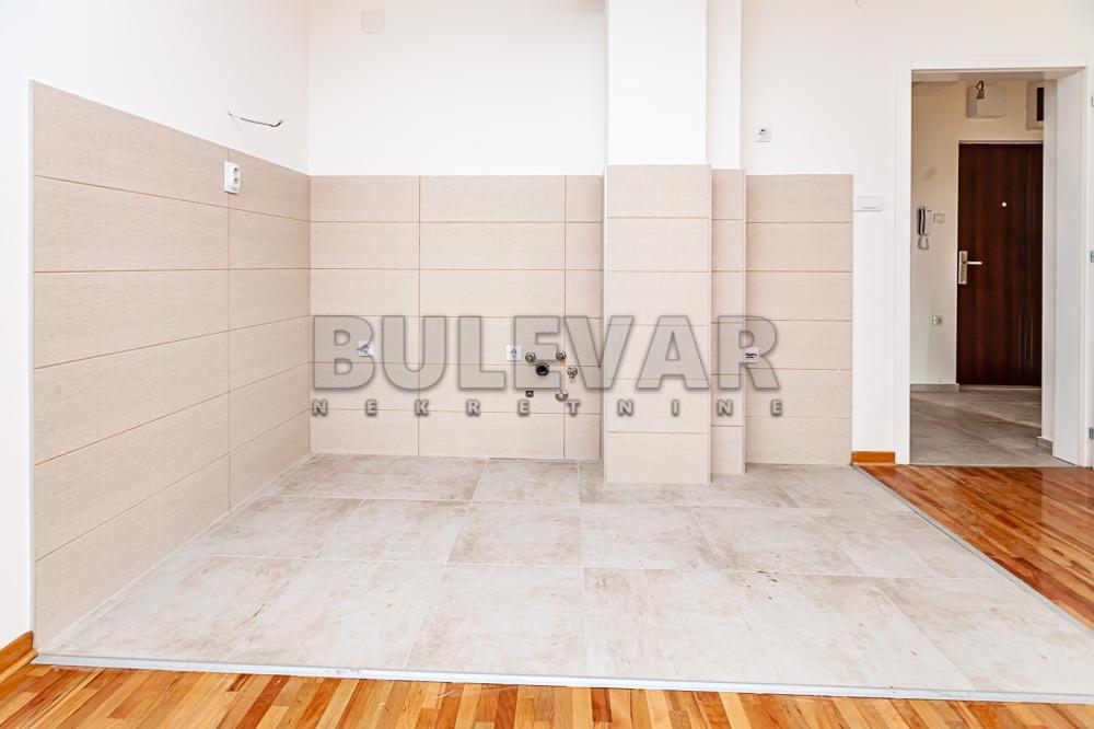 Slika 2 - Knjaževačka,  Lokal za izdavanje, 46m2, 300€