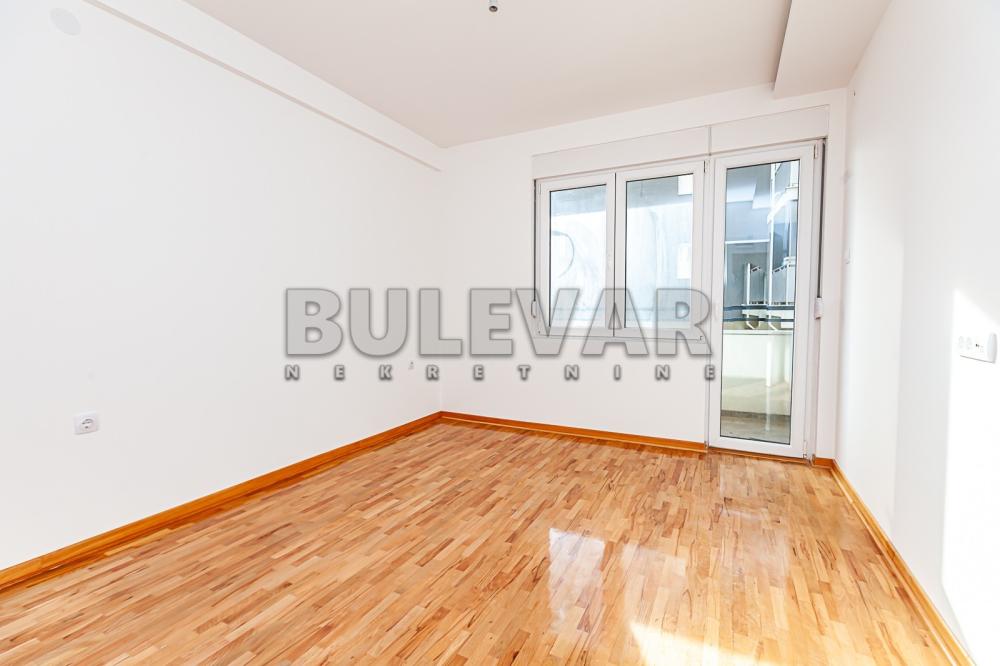 Slika 4 - Knjaževačka,  Lokal za izdavanje, 46m2, 300€