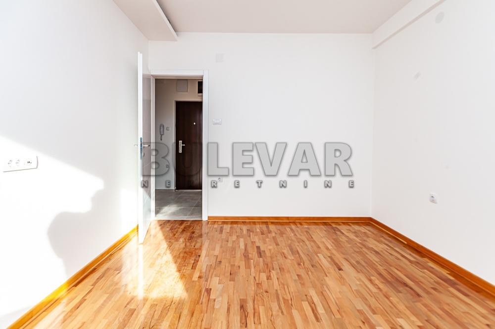 Slika 5 - Knjaževačka,  Lokal za izdavanje, 46m2, 300€