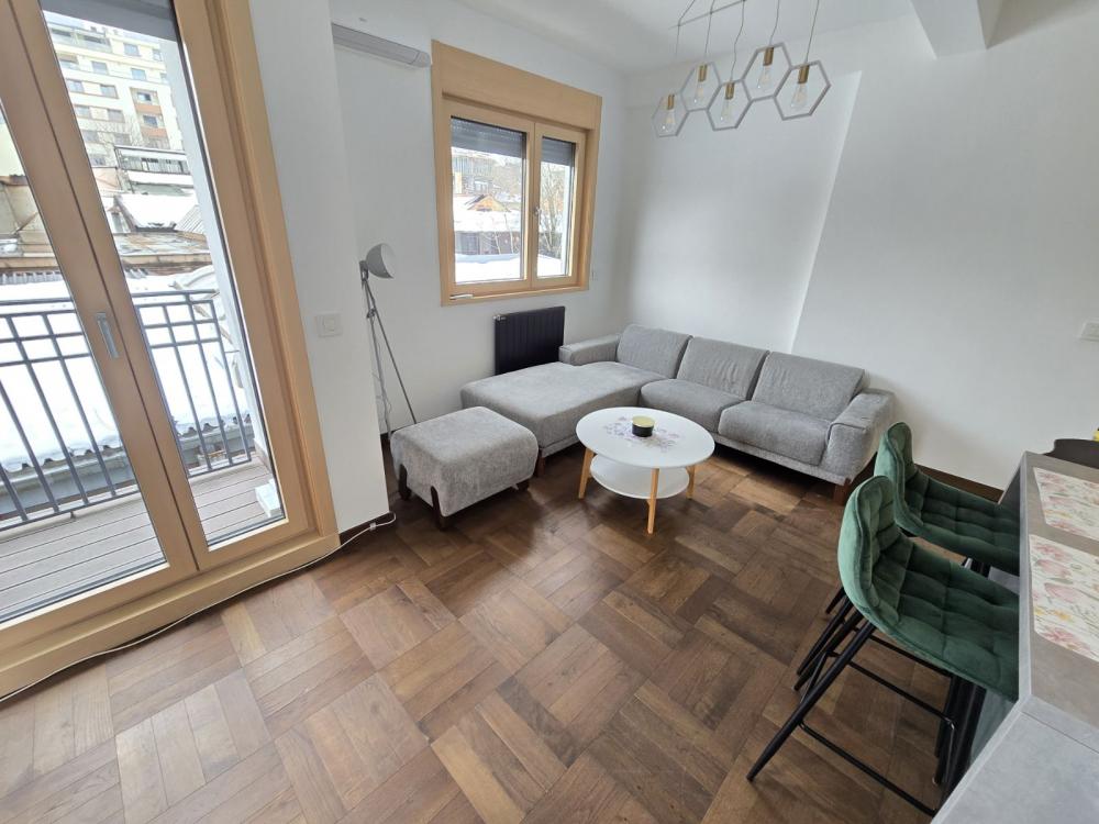 Slika 1 - Janisa Janulisa, Trosoban stan za izdavanje, 55m2, 900€