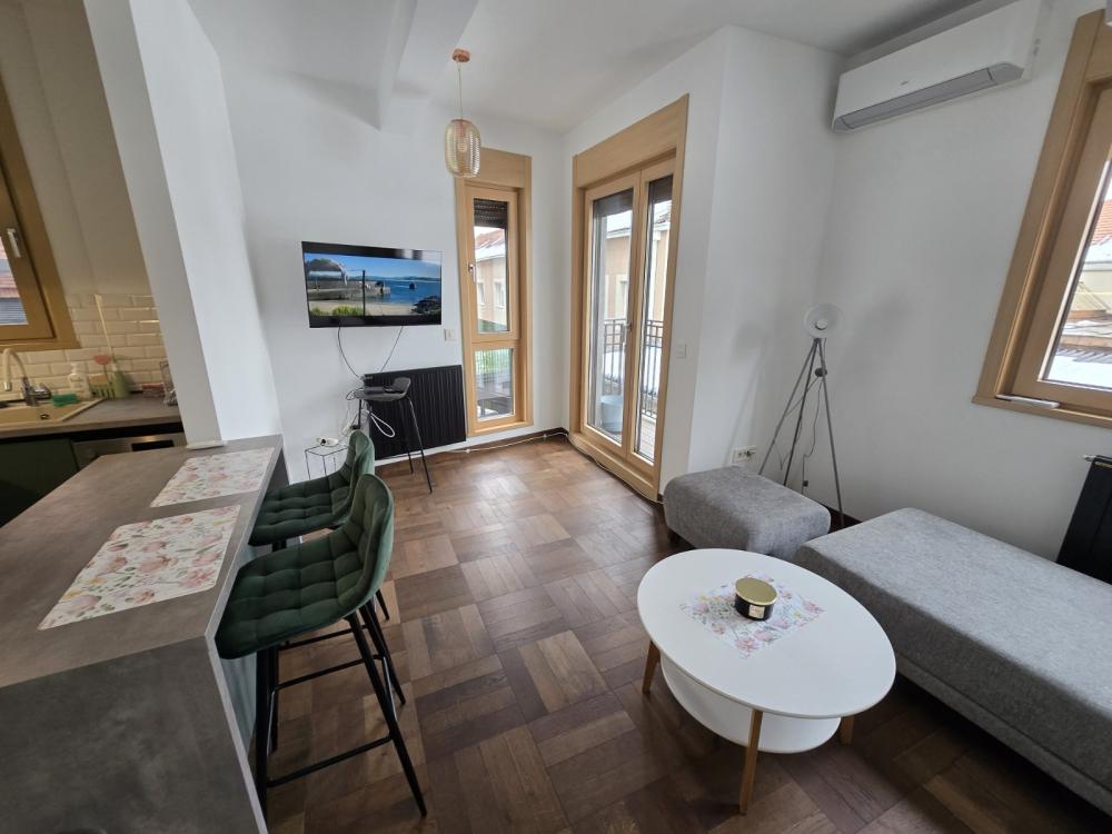 Slika 3 - Janisa Janulisa, Trosoban stan za izdavanje, 55m2, 900€