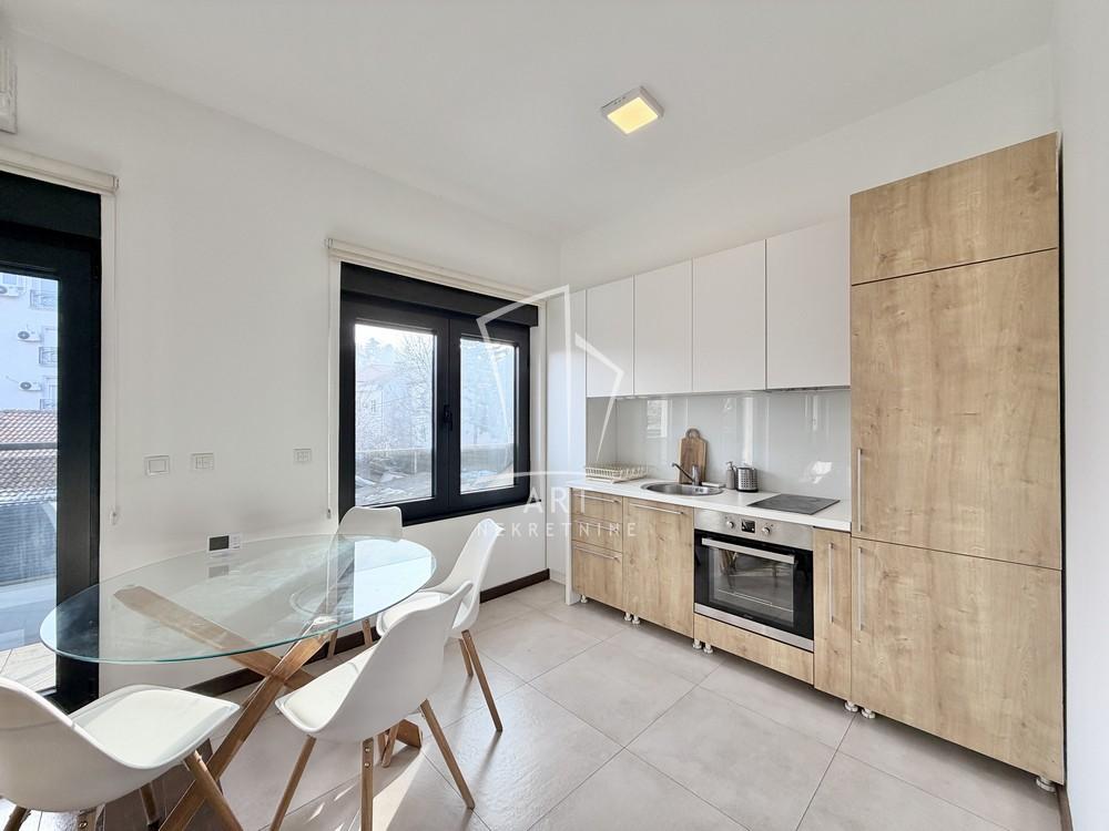 Slika 4 - Vase Pelagića, Trosoban stan za izdavanje, 42m2, 1.100€