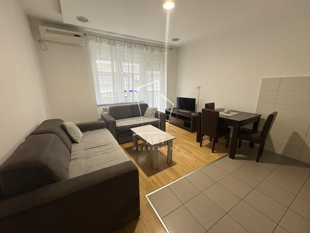 Glavna slika -Njegoševa, Trosoban stan za izdavanje, 59m2, 800€