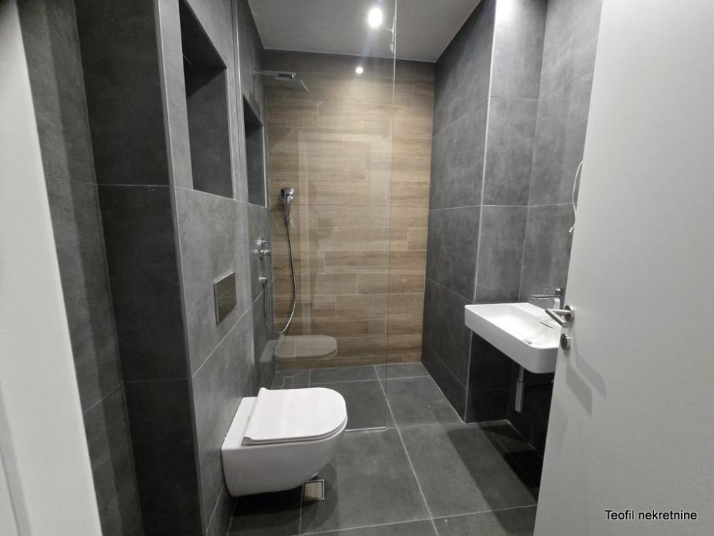 Slika 7 - Vojvode Đurovića, Trosoban stan na prodaju, 65m2, 227.500€