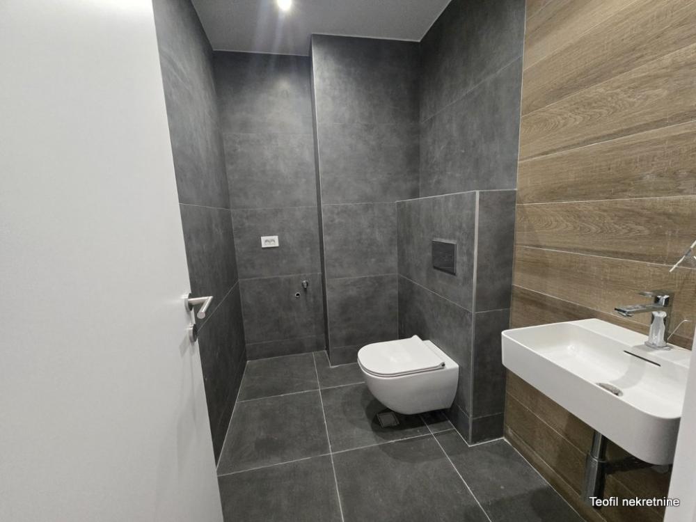 Slika 8 - Vojvode Đurovića, Trosoban stan na prodaju, 65m2, 227.500€